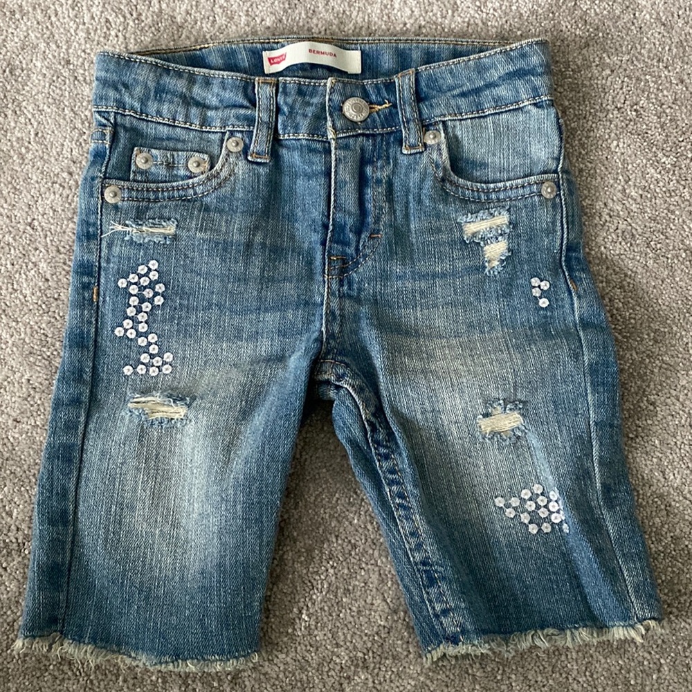 3 for 15$ group 
Kids Levi’s Bermuda